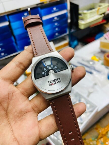 Men’s chronograph wrist watch stylish design